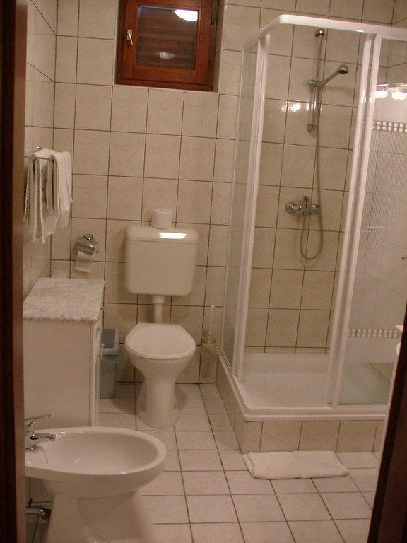 Erdogyongye Etterem Es Panzio Hotell Zalaegerszeg Rum bild